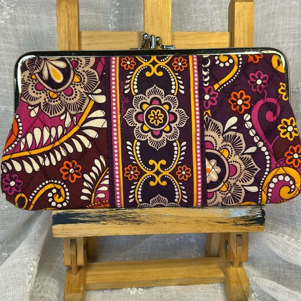 Vera Bradley almost new kiss lock large wallet / clutch - Picture 2 of 14